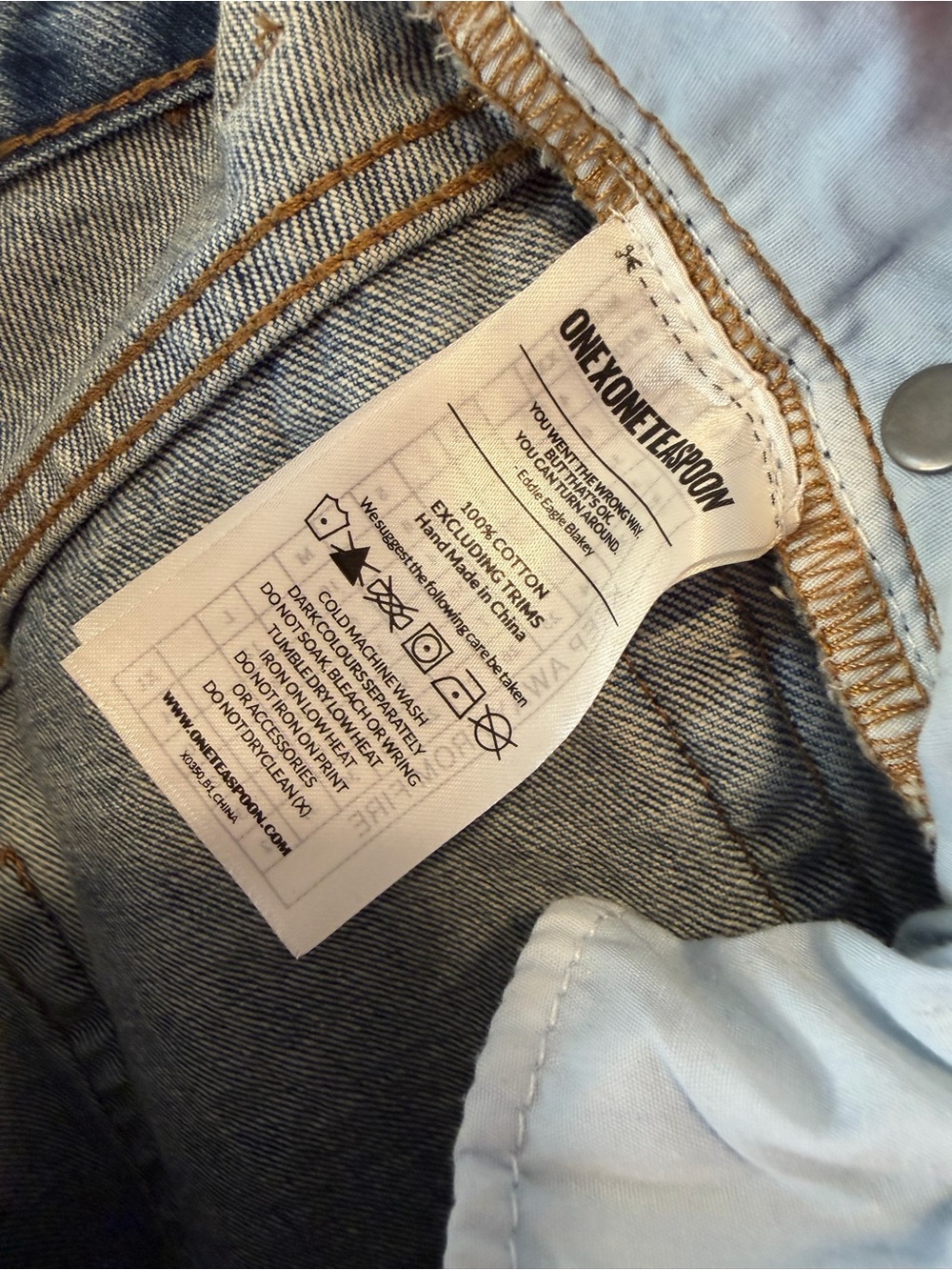 ONE x ONETEASPOON Distressed Denim Mini Skirt | Size 27 | Raw Hem | Light Wash - Picture 5 of 6